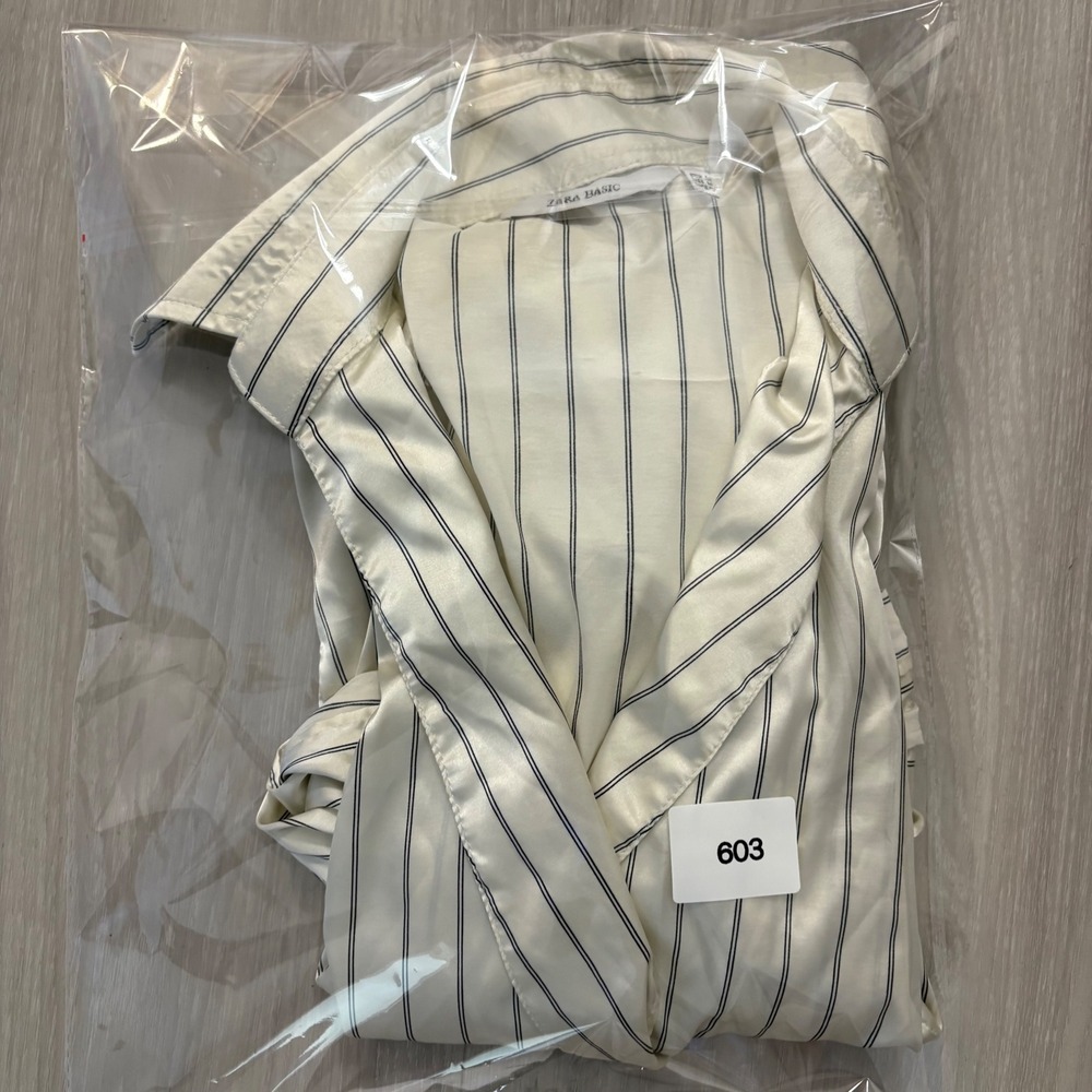Zara Basic Womens Kimono Cream Pinstripe Satin Wrap Blouse Tie Waist Size M - Picture 13 of 13